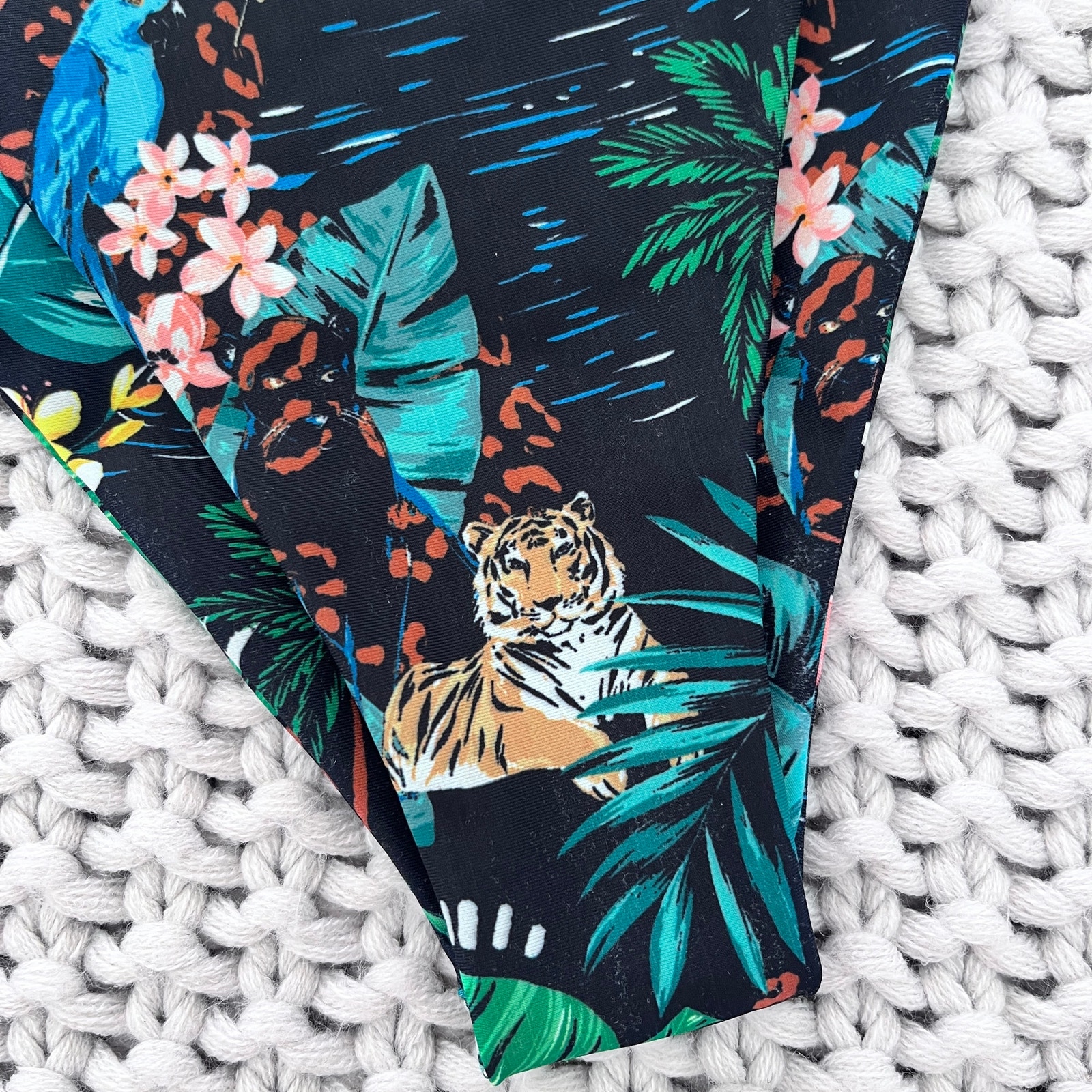 Skatie ‘Kelly’ Bikini Bottom ‘Paradise’ Hawaiian Print — image 5 of 8